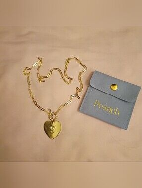 ✨ NWOT Gold Initial Heart Necklace – Letter S ✨
